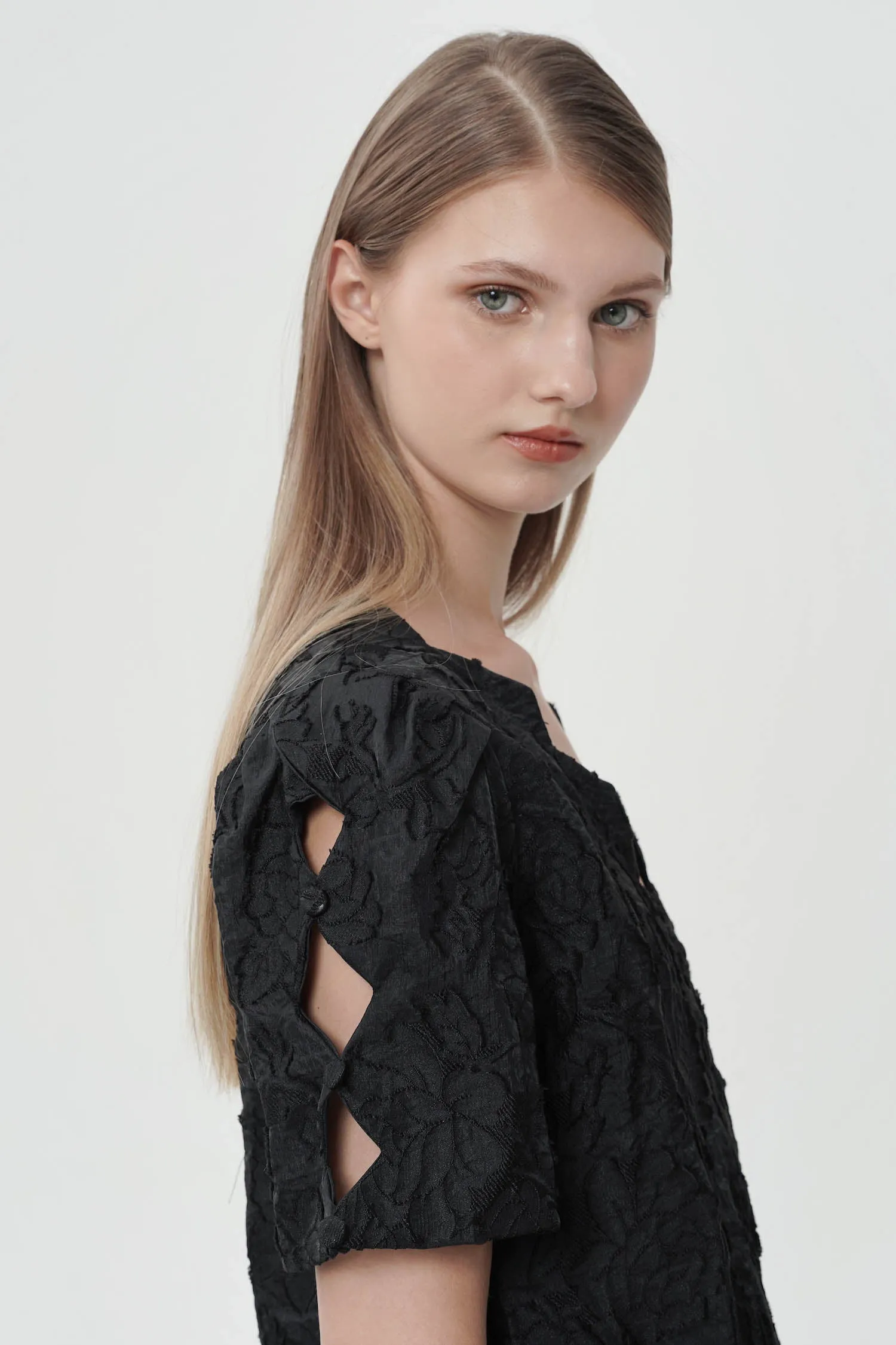 Bahloo Scalloped Top In Black