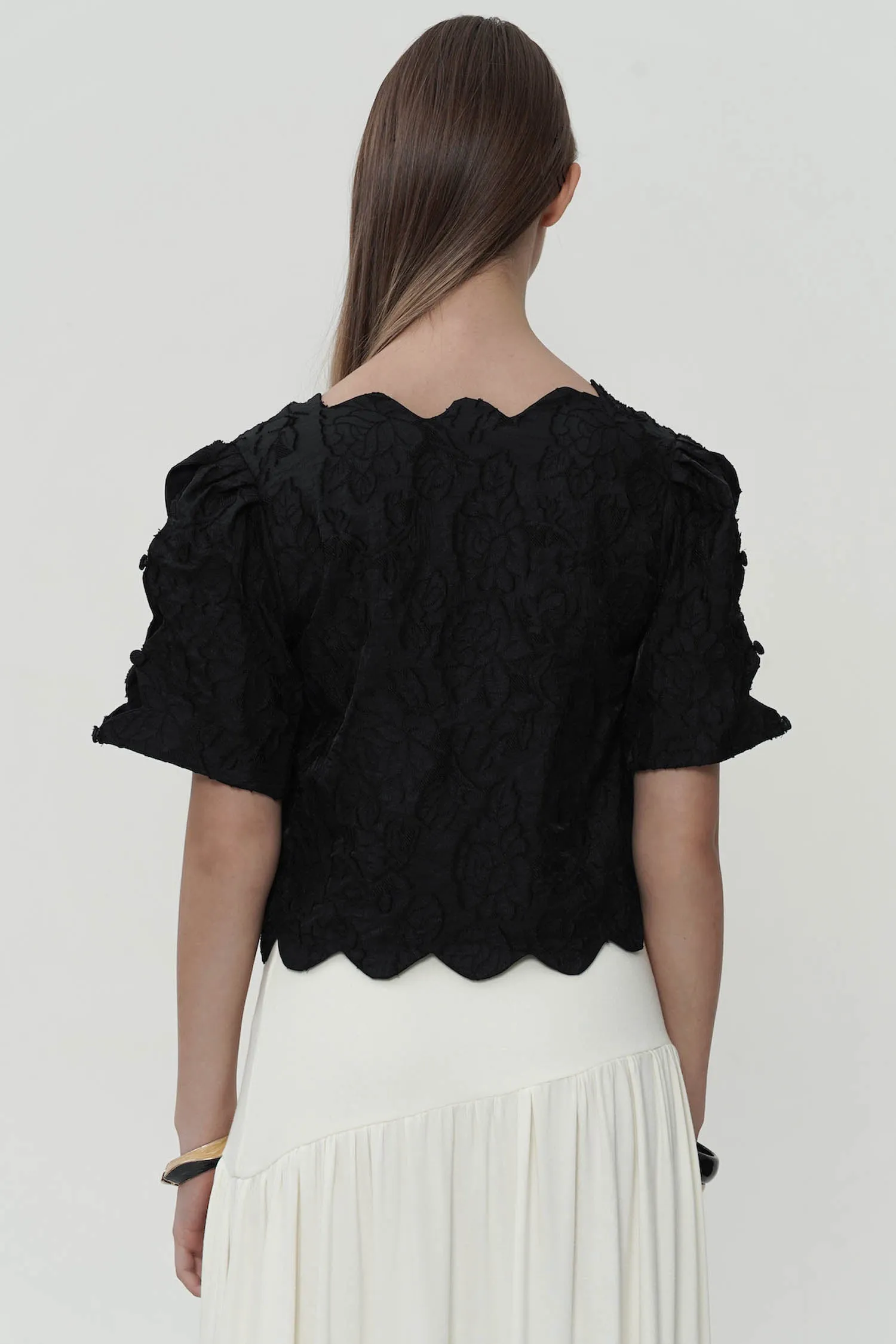 Bahloo Scalloped Top In Black
