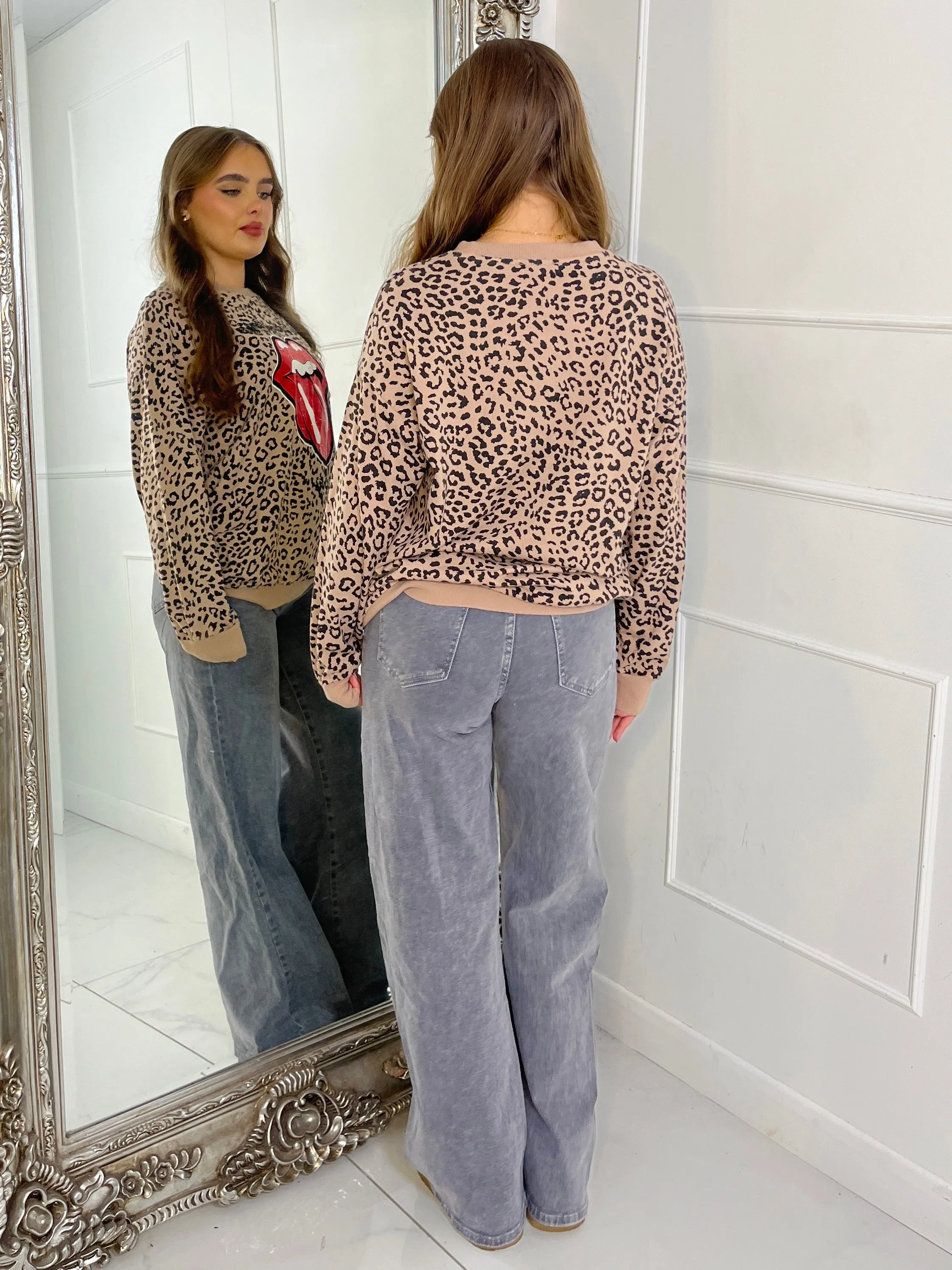 Leopard Print Lips Print Jumper - Beige