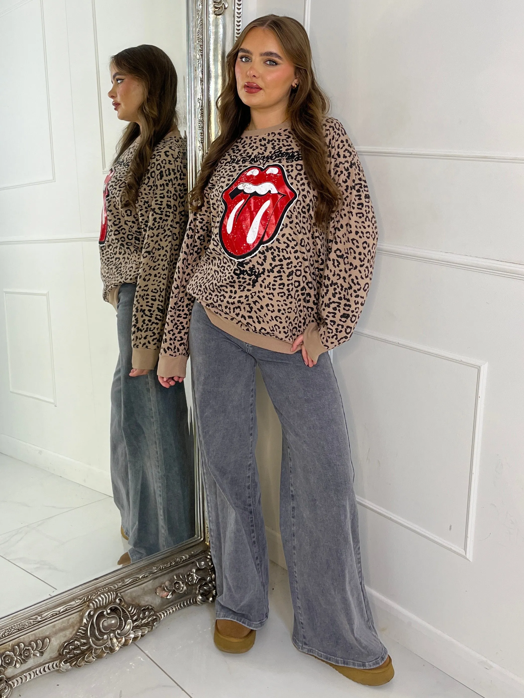 Leopard Print Lips Print Jumper - Beige