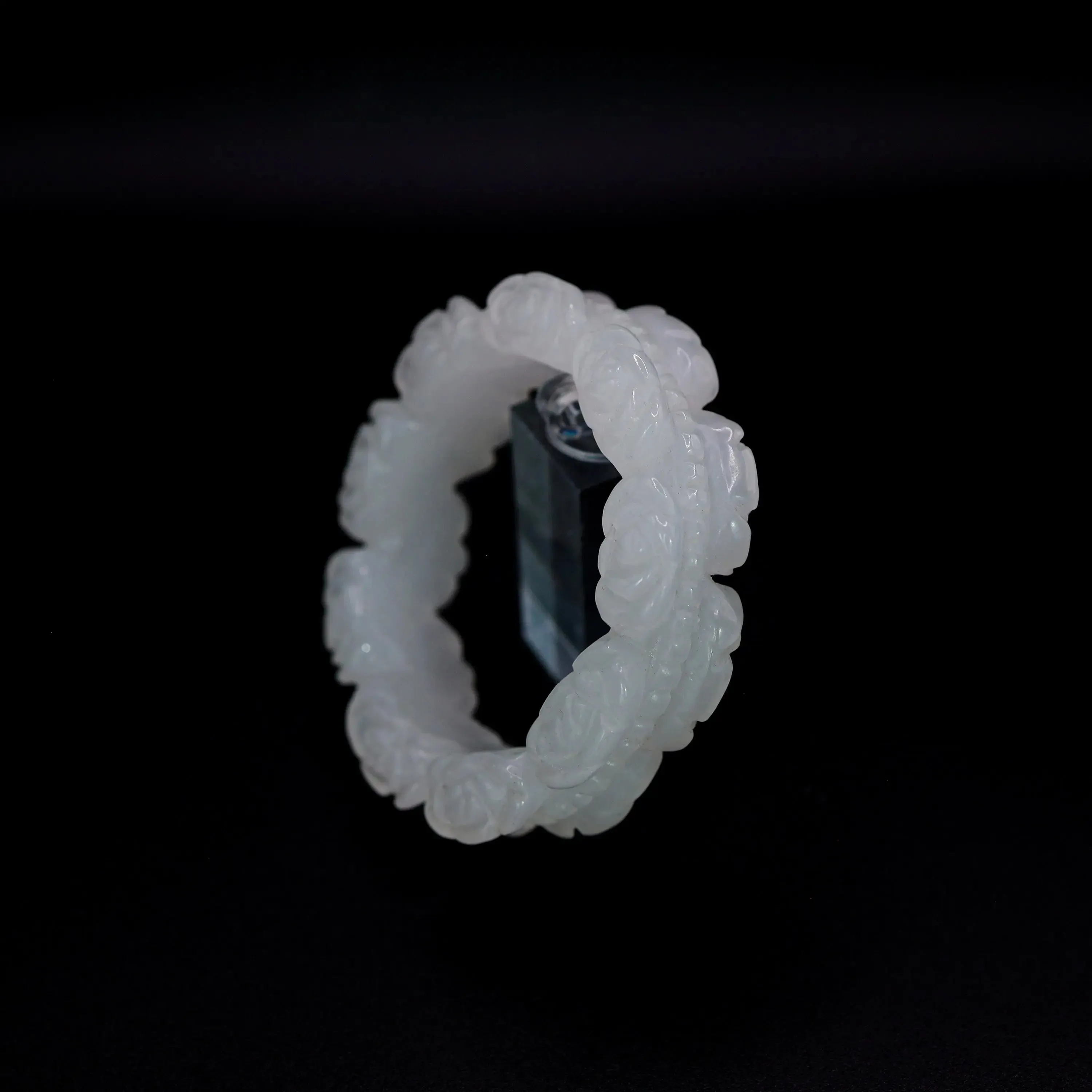 Petite Bracelet – Hand-Carved Floral Jade Bangle for Small Wrists
