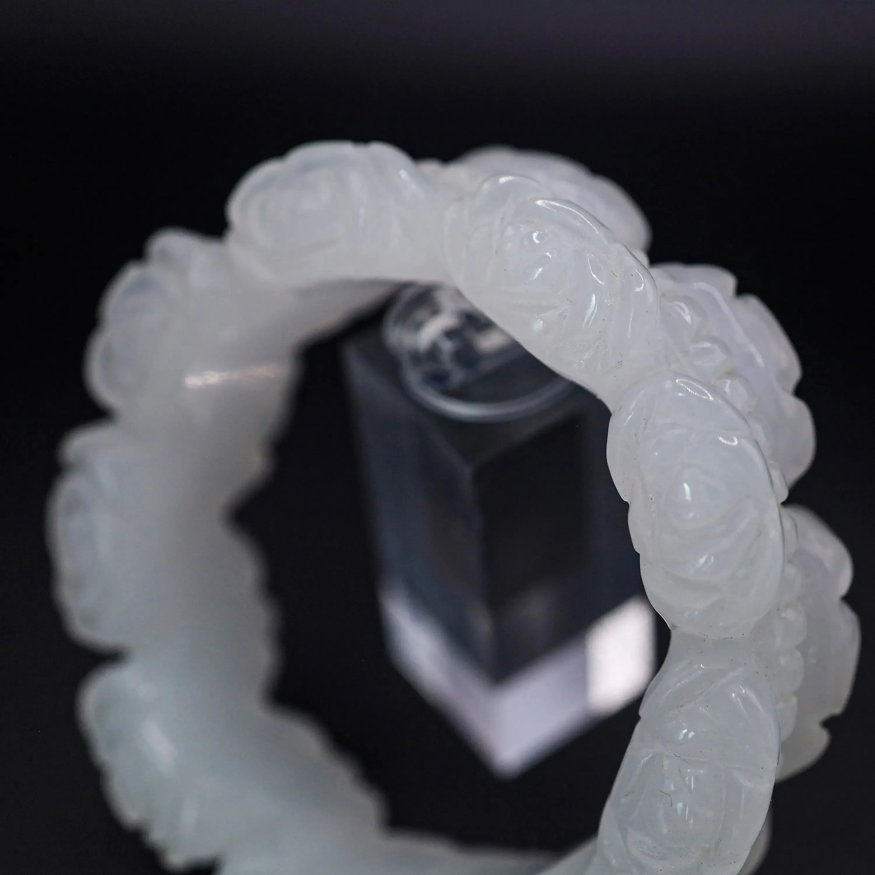 Petite Bracelet – Hand-Carved Floral Jade Bangle for Small Wrists