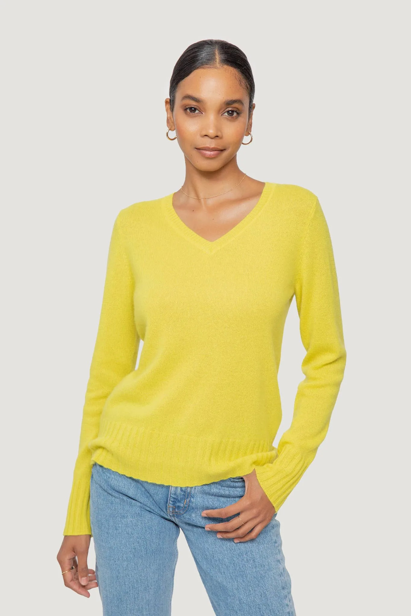 QUINN - KIM CASHMERE V NECK: S / Scarlett Red