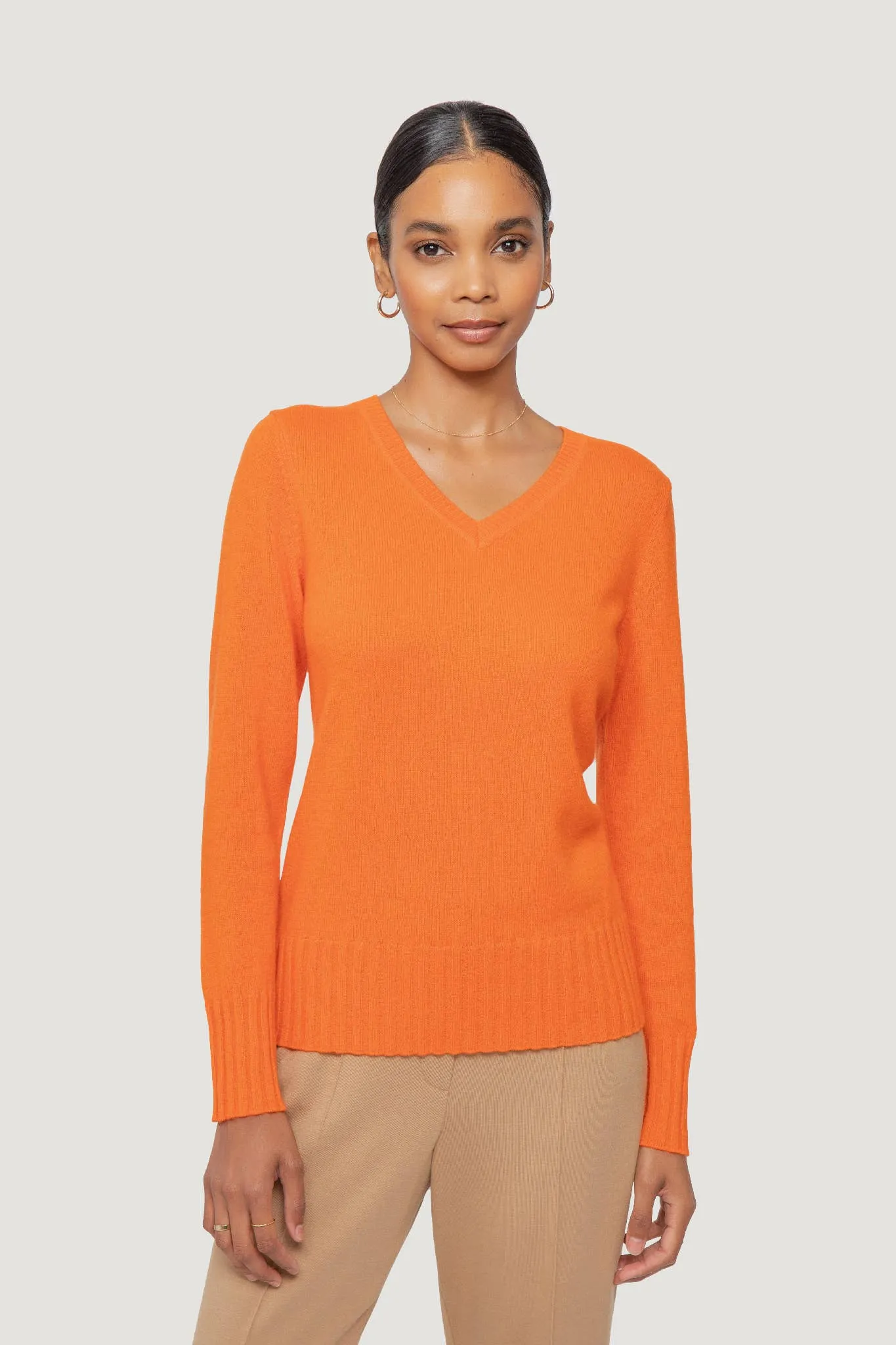 QUINN - KIM CASHMERE V NECK: S / Scarlett Red