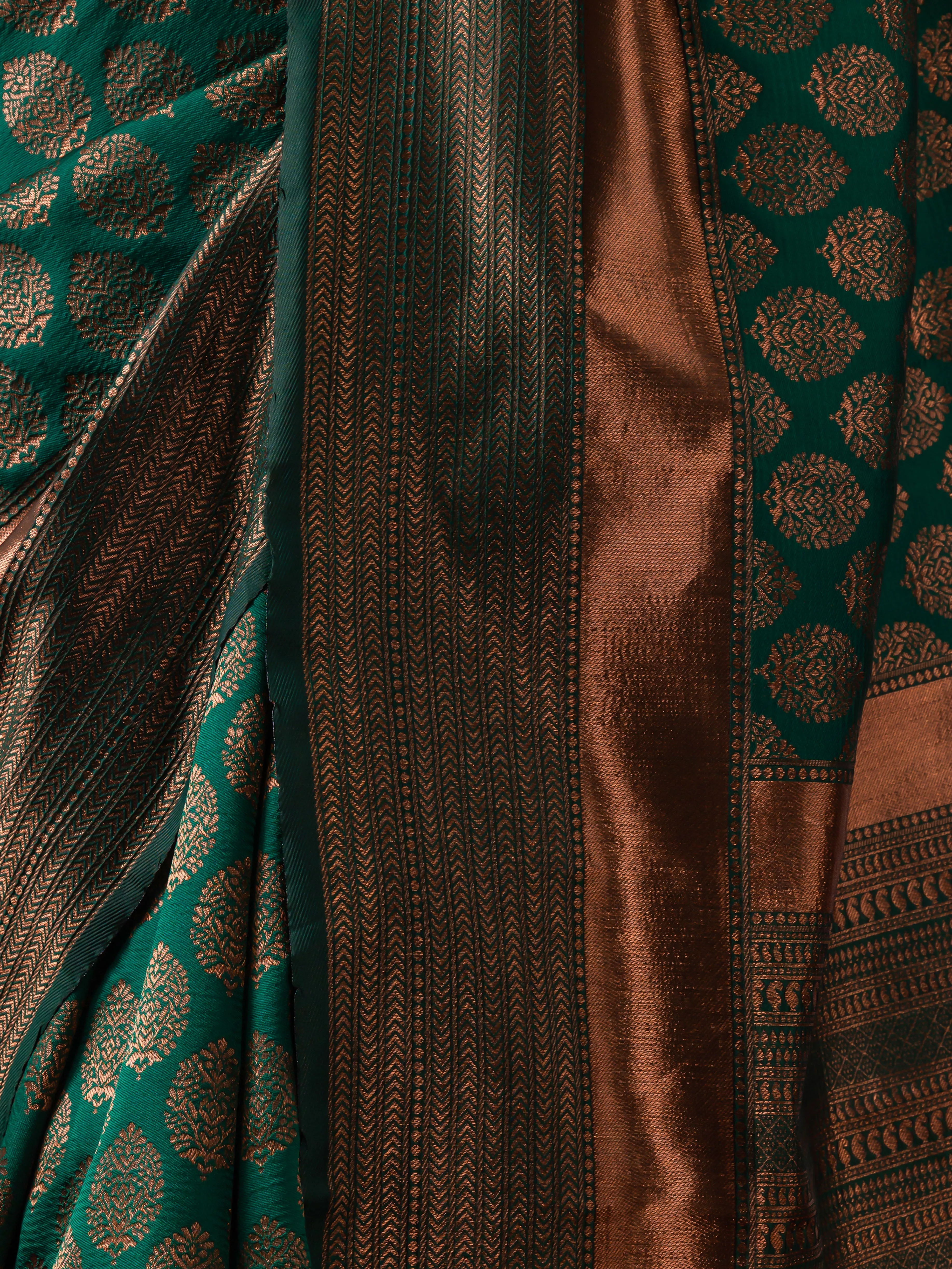 Vishesh Royal Green Bronze Saree with Blouse Fabric