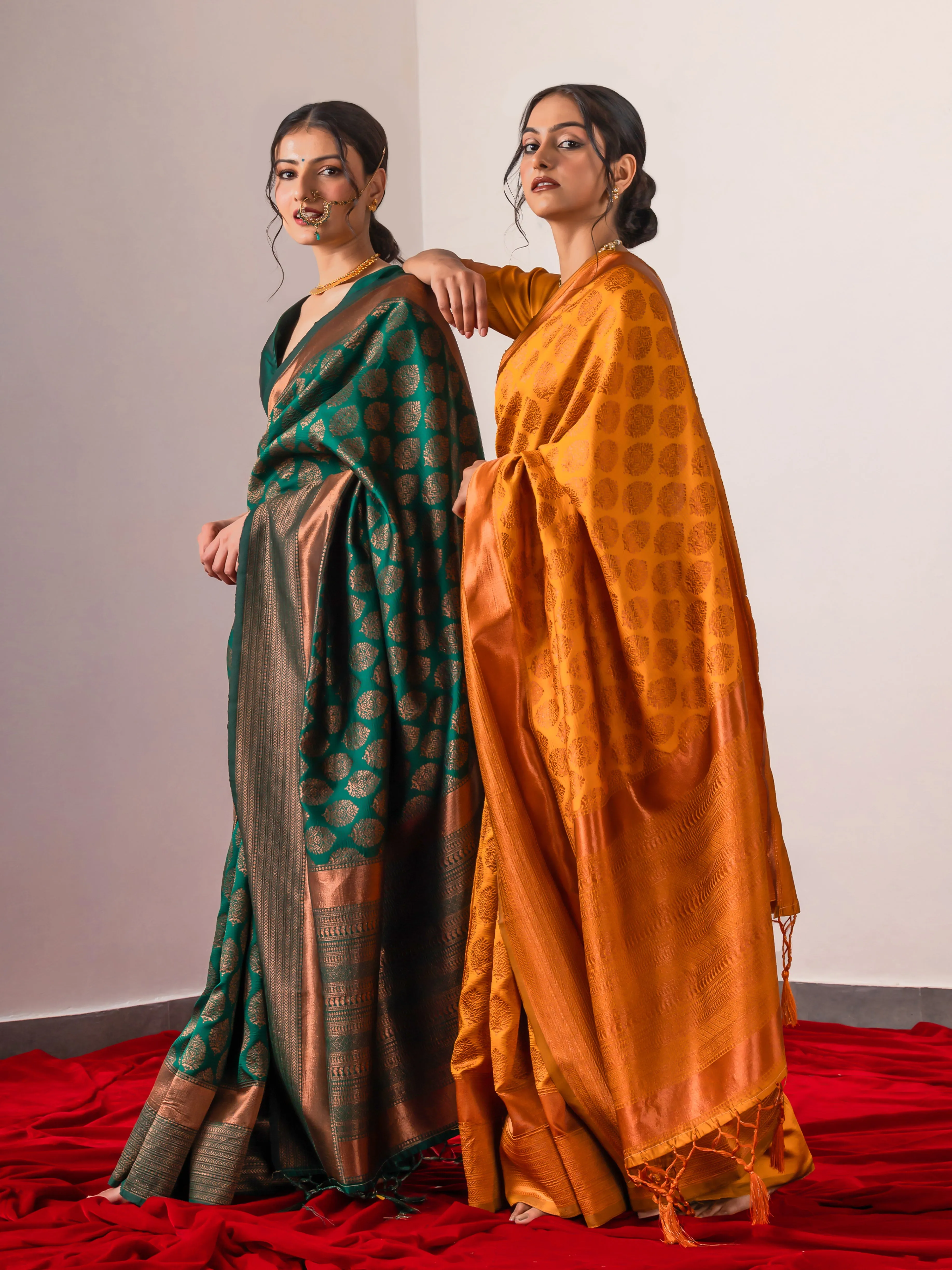 Vishesh Royal Green Bronze Saree with Blouse Fabric